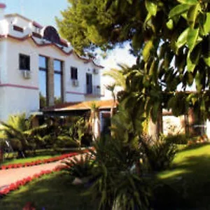 hotel-villa-dei-cesari.sicilyhotelsitaly.net/